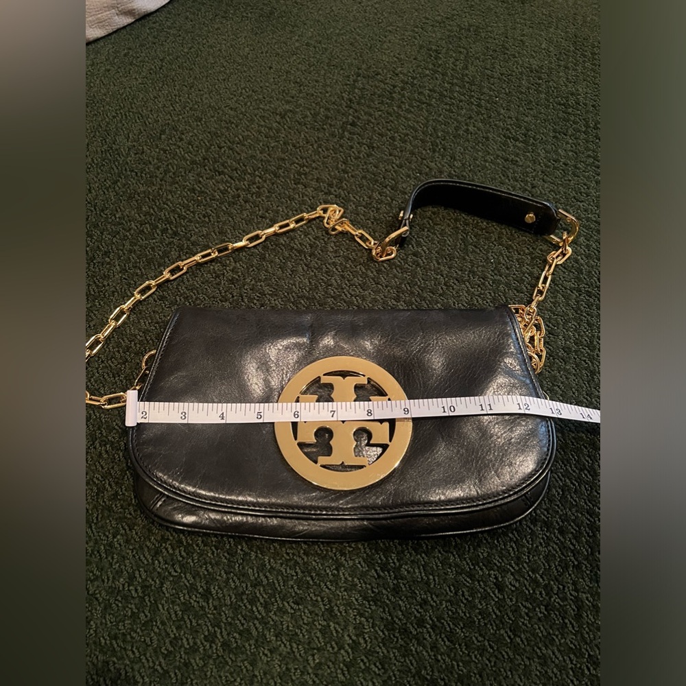 Tory Burch Reva Clutch medium size leather bag with removable adjustable strap - Picture 6 of 13
